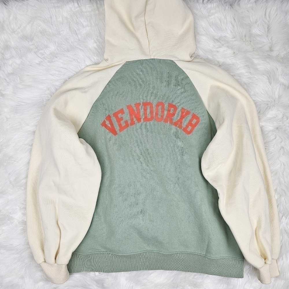 Oversized Hoodie - Picture 2 of 8